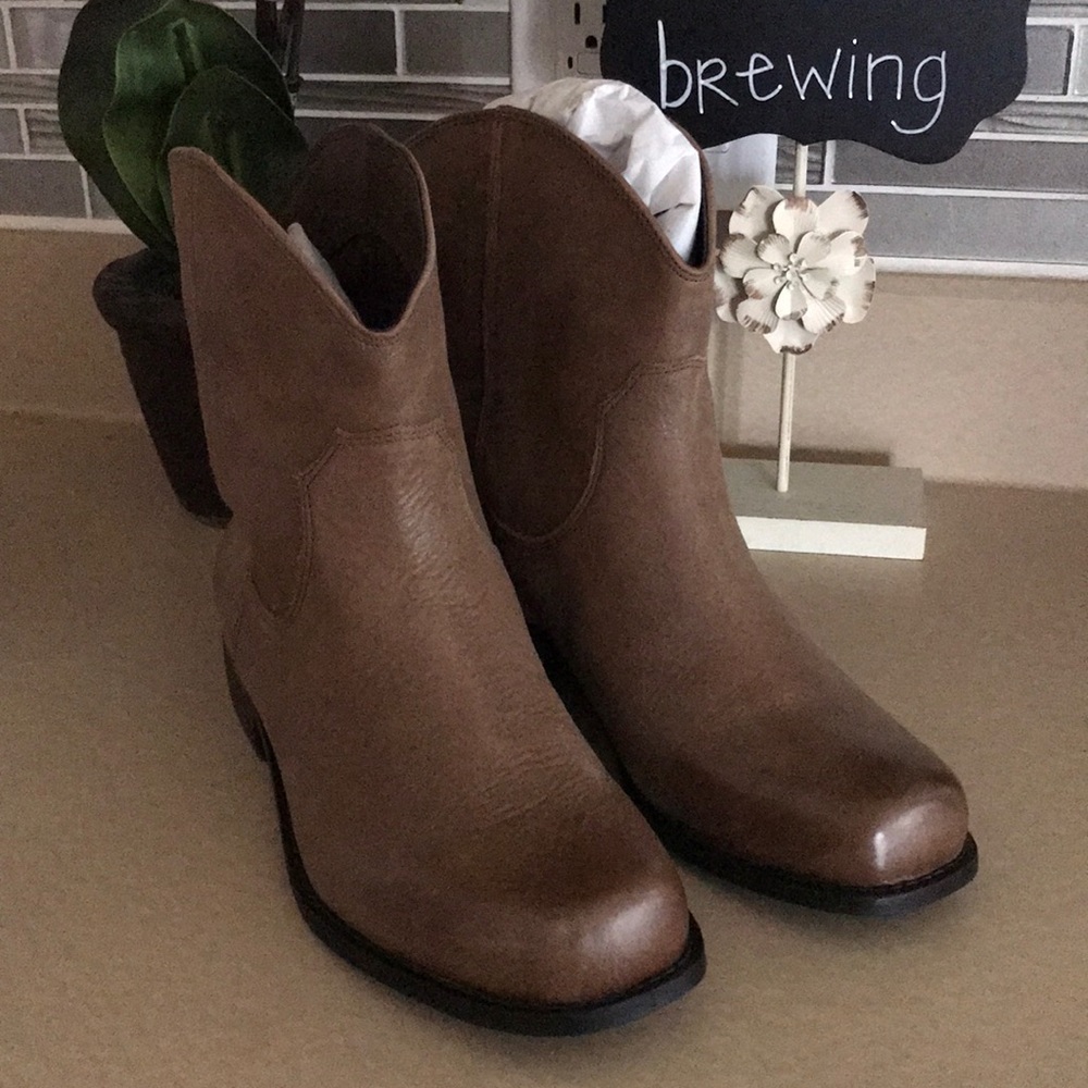 Jessica Simpson leather boots